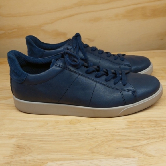 Ecco Street Lite Retro Leather Sneaker Navy Blue Sz 10-10.5 EU 44 - Picture 2 of 2